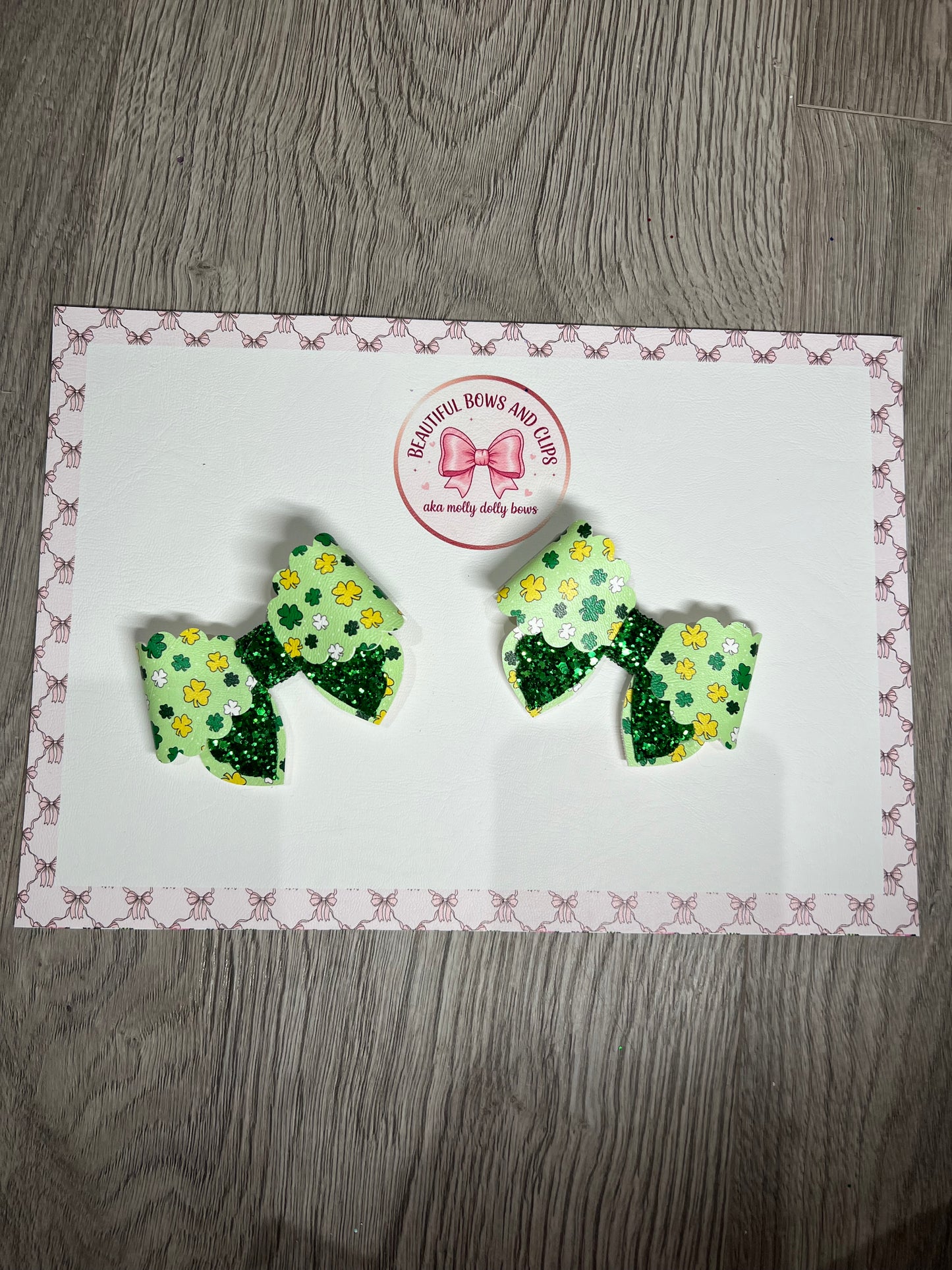 St Patrick’s clovers hair bow set