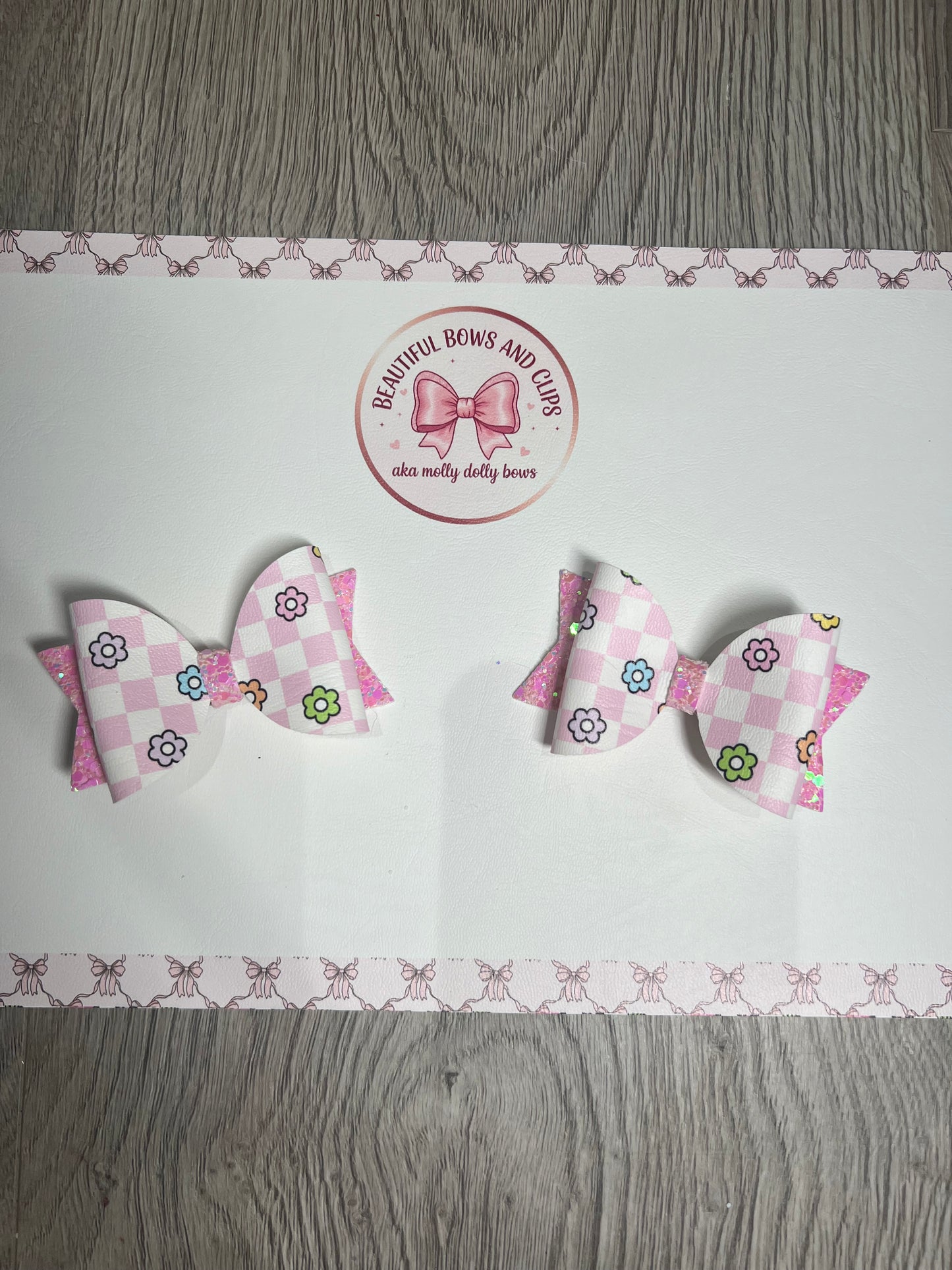 Pink checked daisy hair bow set