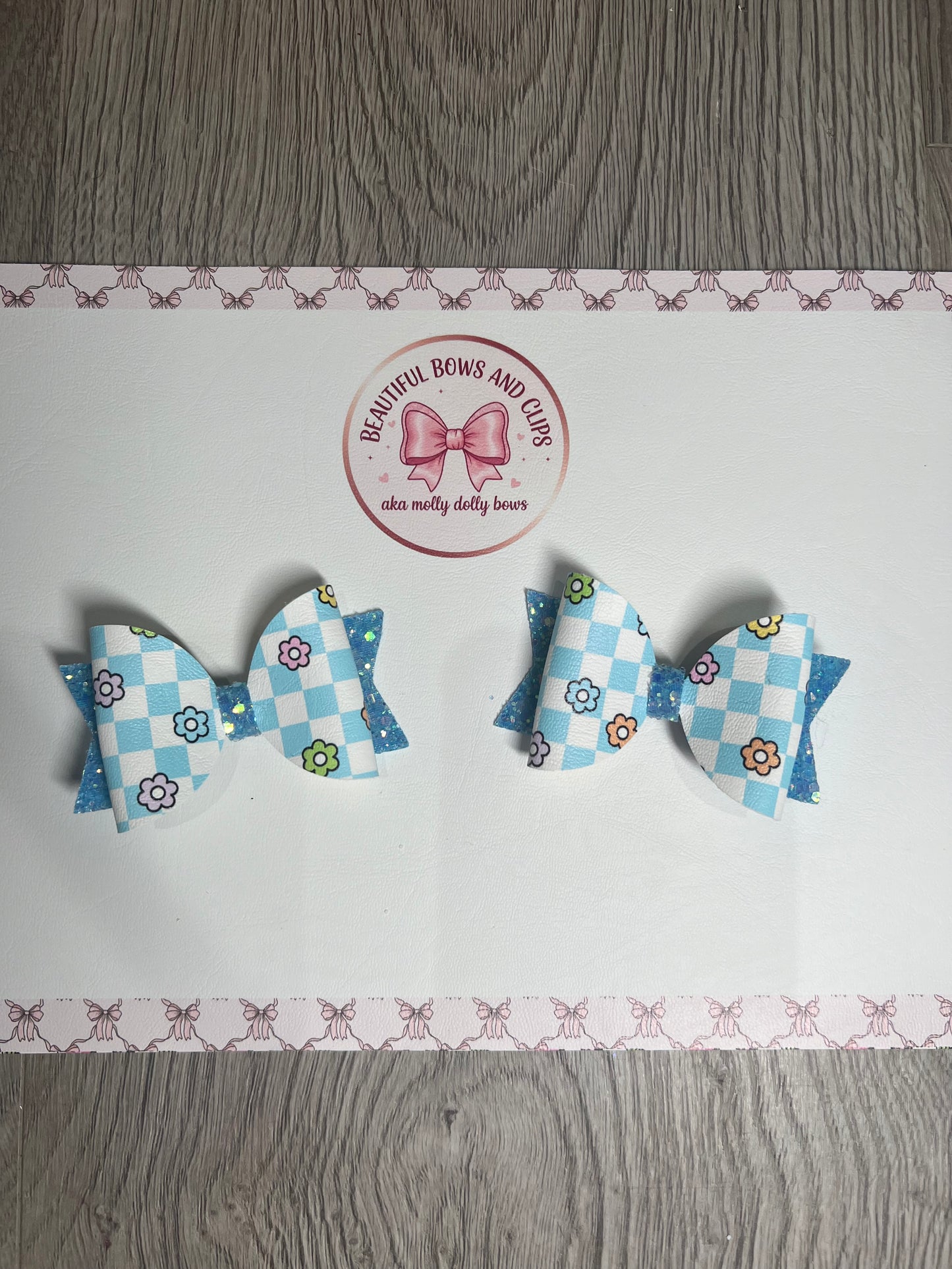 Blue checked daisy hair bow set