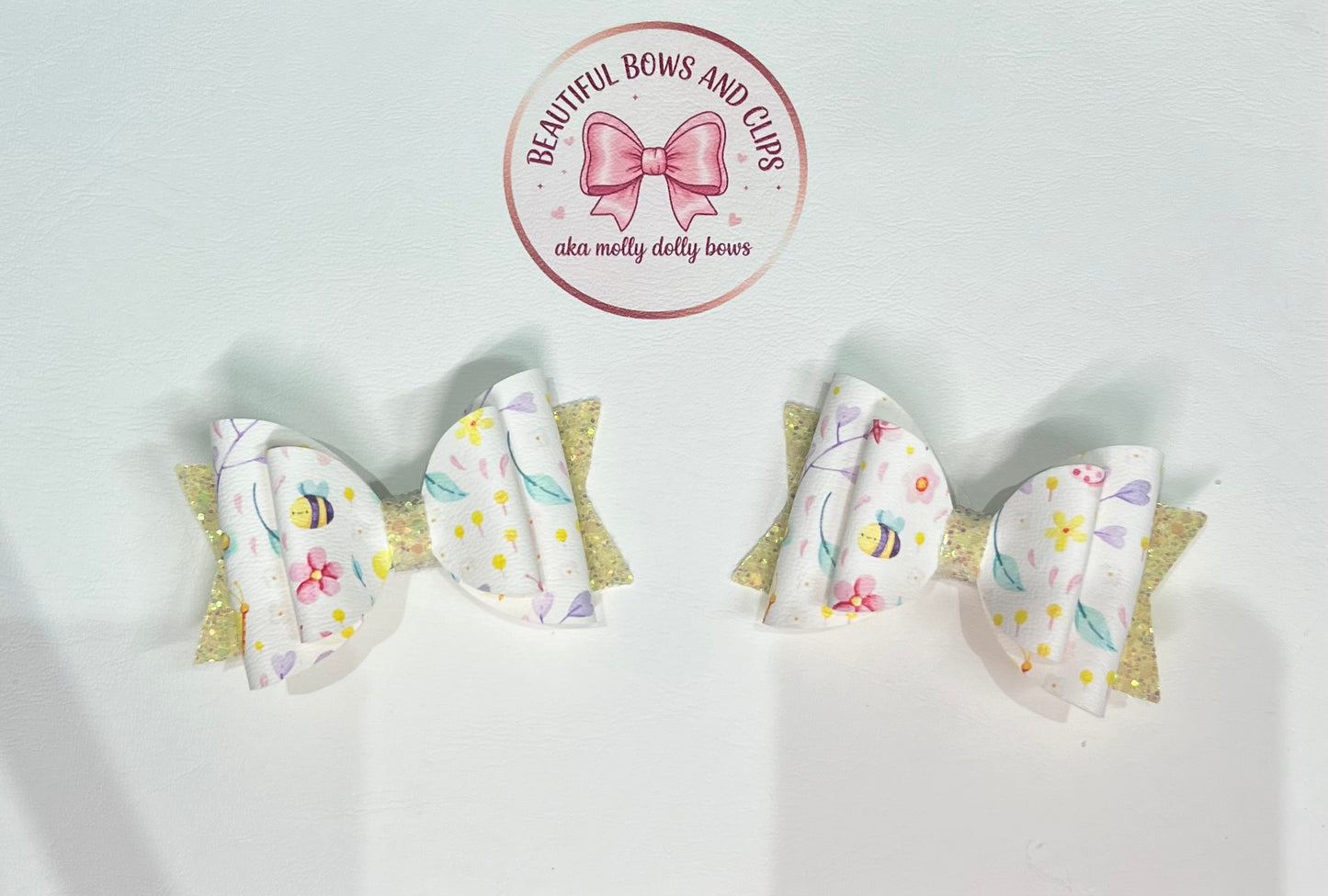 Floral bee hair bow set