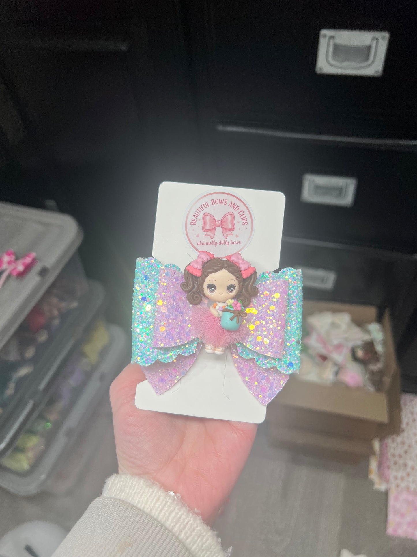 Brown hair floral girl clay hair bow