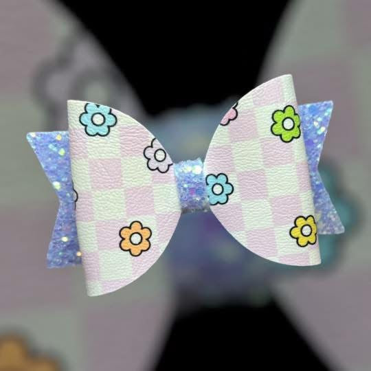 Checked daisy hair bow