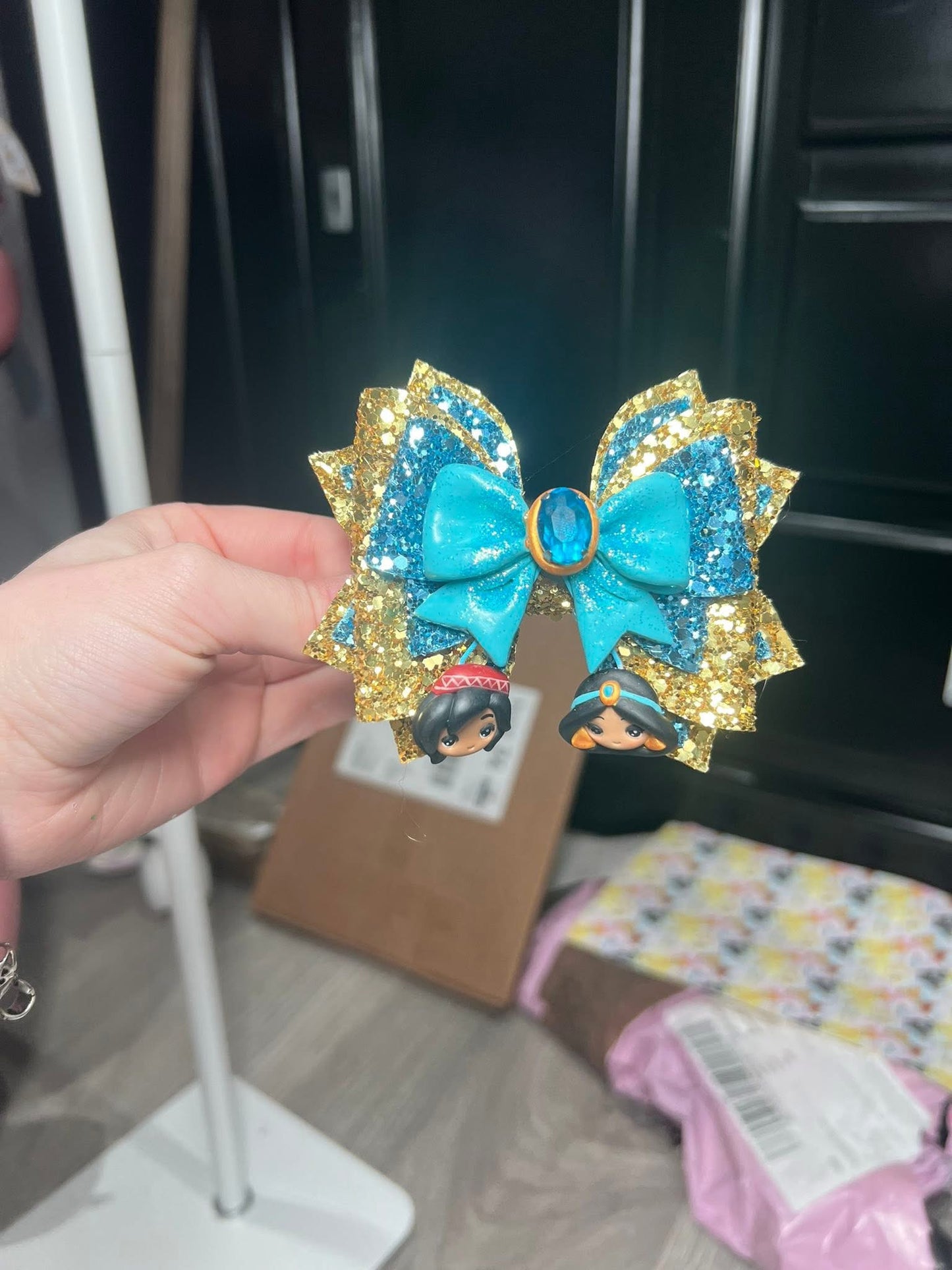 Jasmine bow