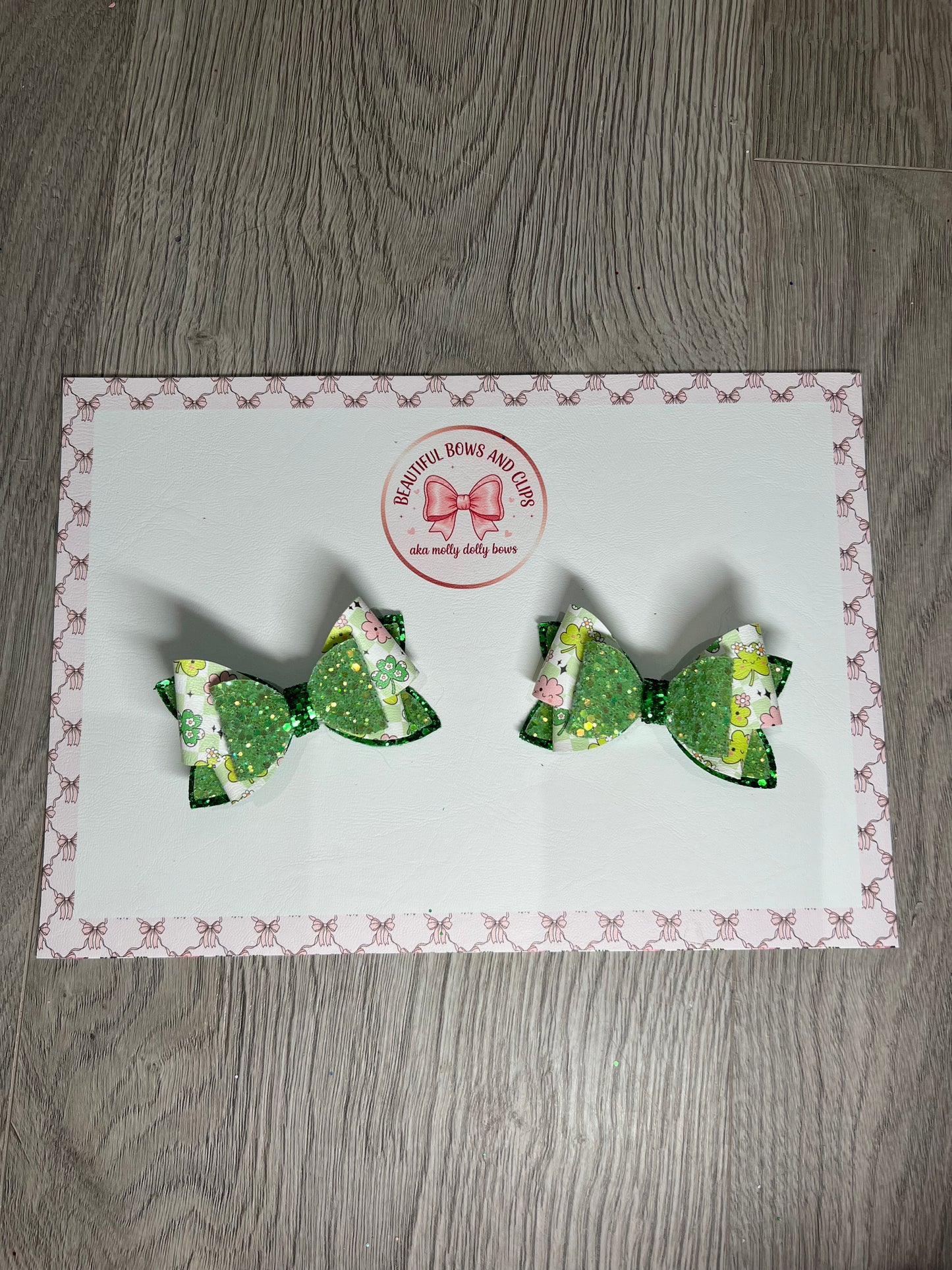 St Patrick’s clovers hair bow set