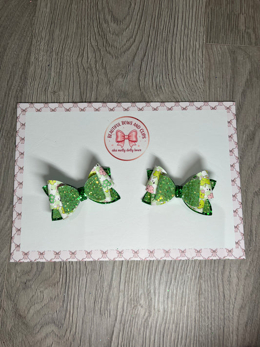 St Patrick’s clovers hair bow set