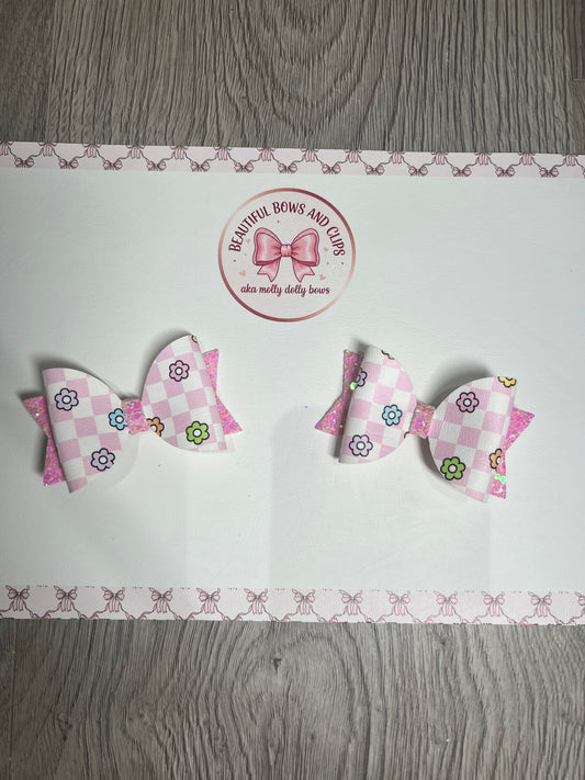 Pink checked daisy hair bow set