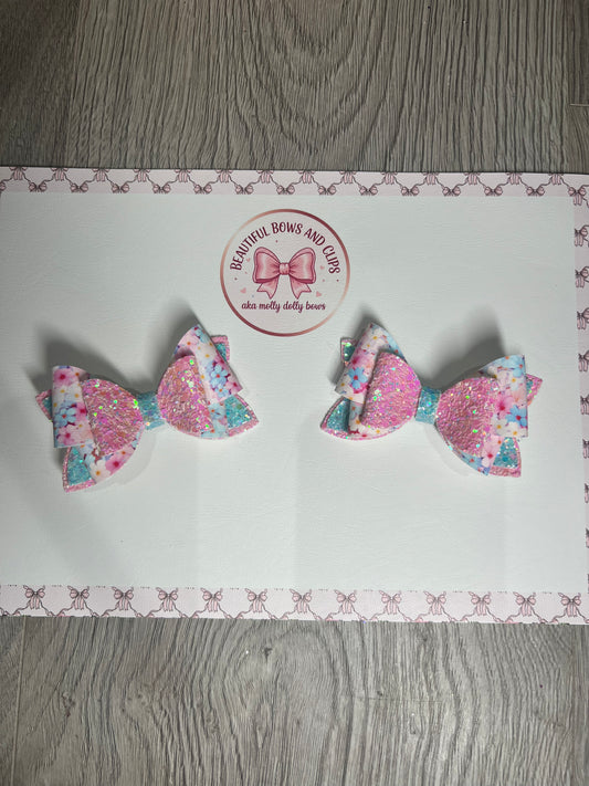 Pink and blue floral hair bow set
