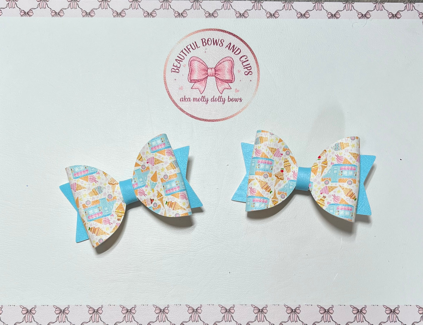 Icecream van hair bow set
