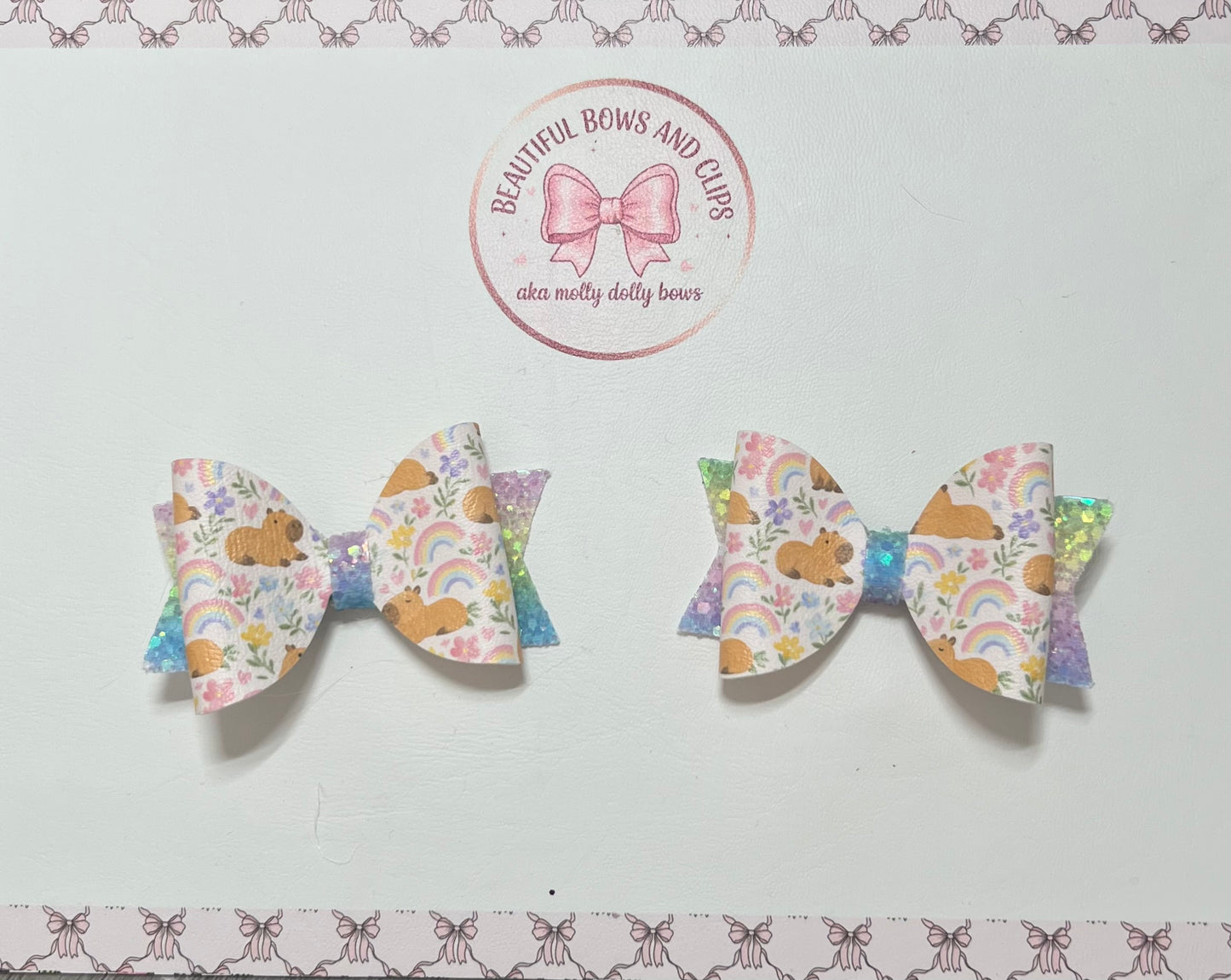 Capybara rainbow hair bow set