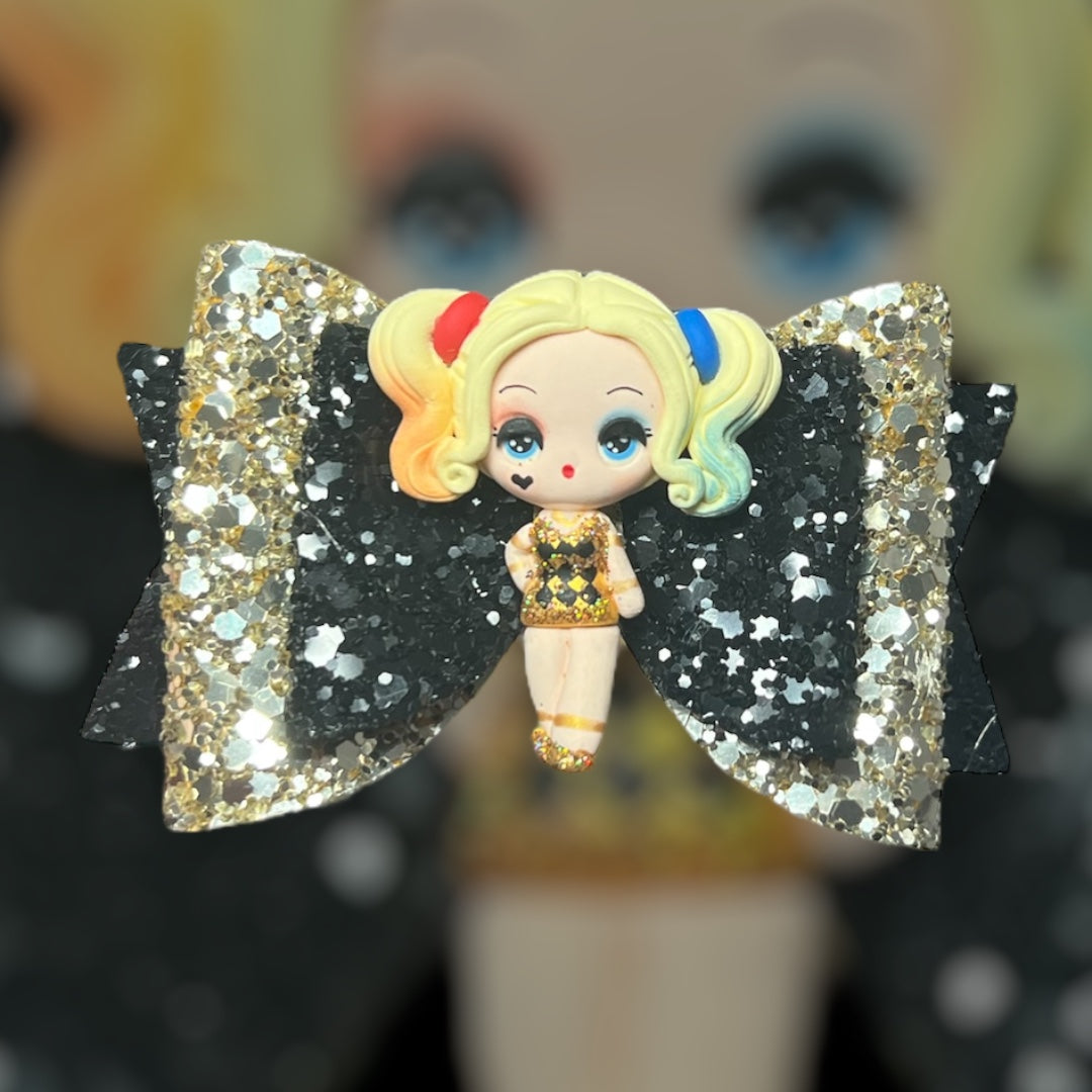 Harley Quinn hair bow black and gold